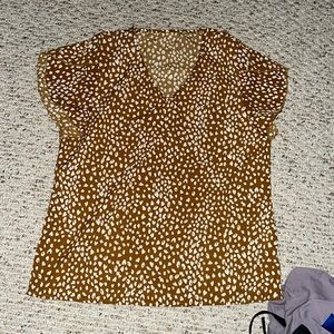 Orange flow shirt, size medium, white, leopard print